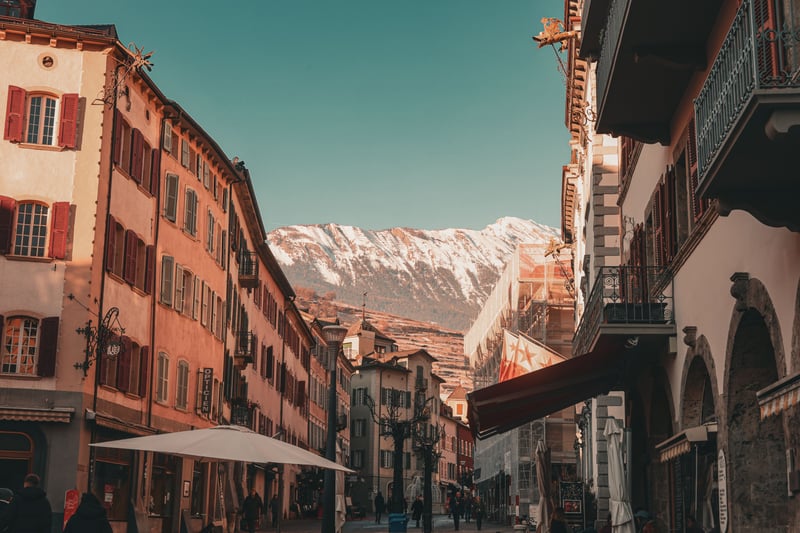 Relocation in Switzerland: Finding housing and the rental deposit